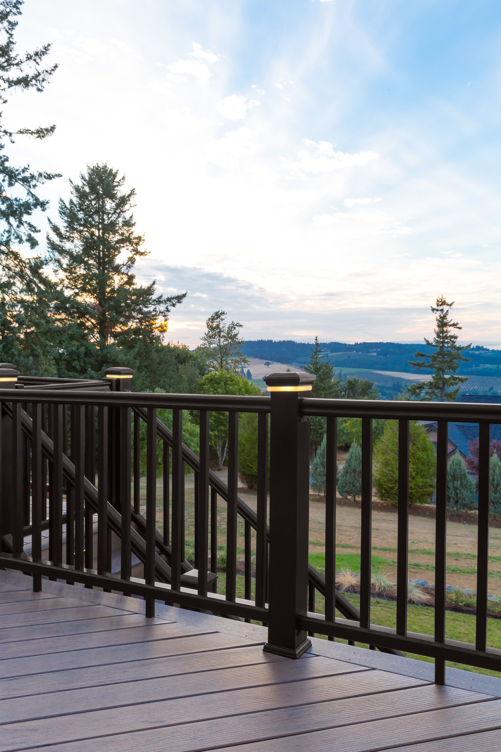 TimberTech Radiance Rail Express in matte black finish